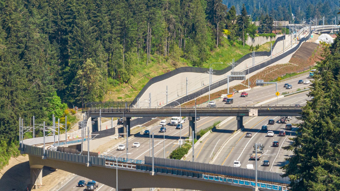 Lynnwood Link light rail elevated guideway alongside I-5